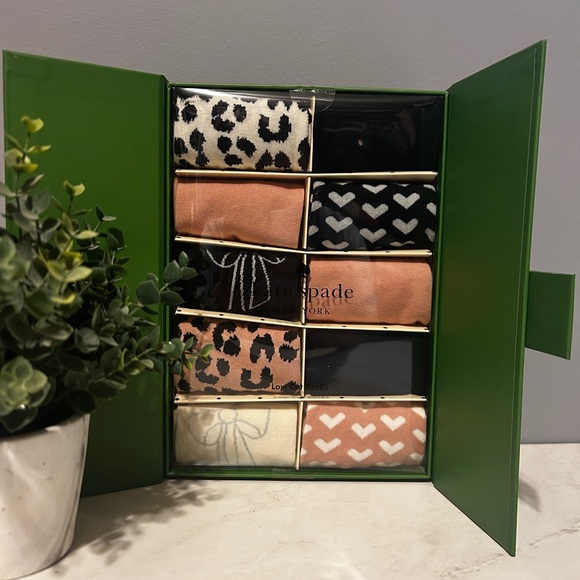 kate spade Accessories - Kate Spade Elegant Socks with Green Box